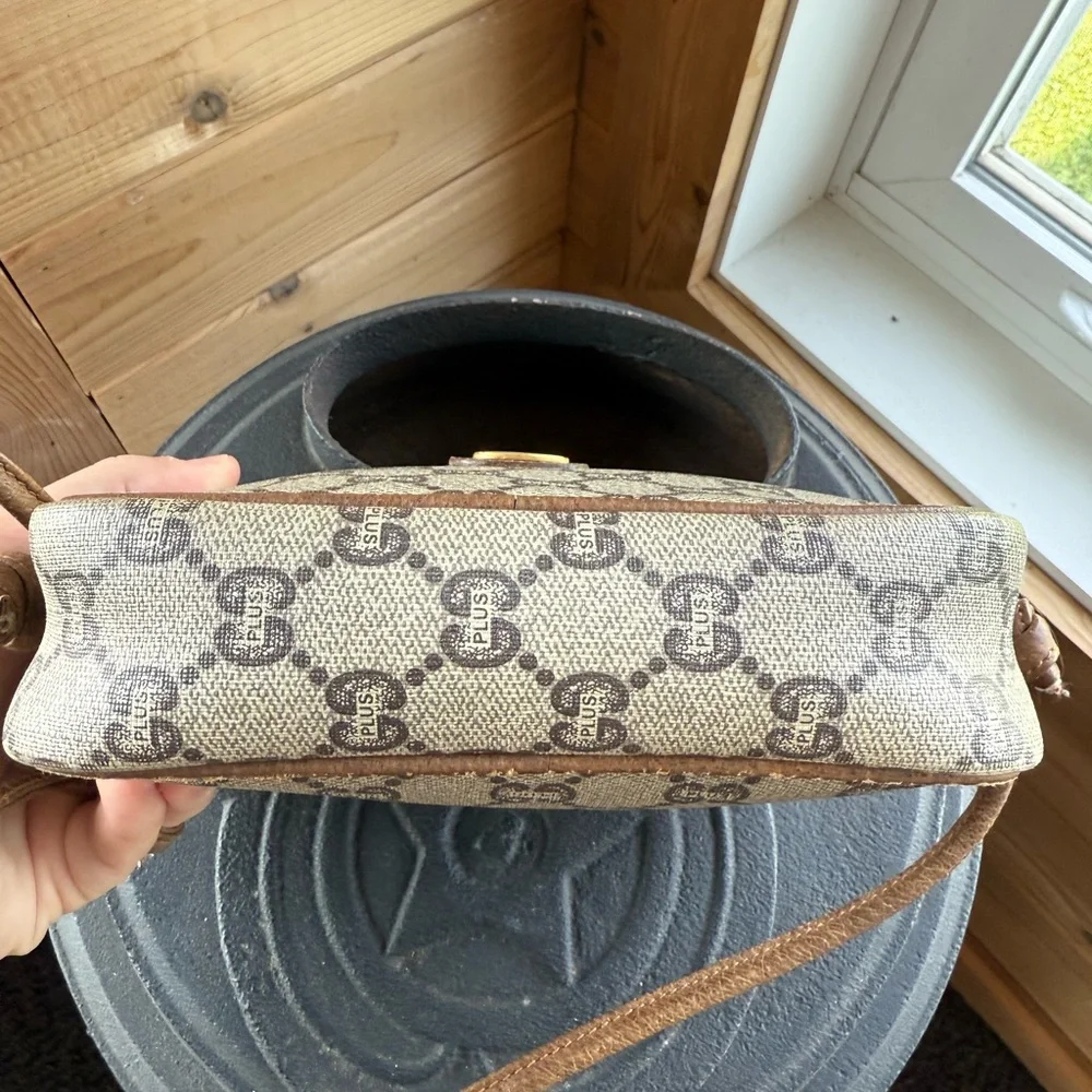 Gucci VINTAGE Plus Beige GG Crossbody Shoulder Bag - Picture 7 of 11